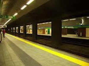 Milano-  stazione passante ferrovia | metropolitana porta Vittoria 